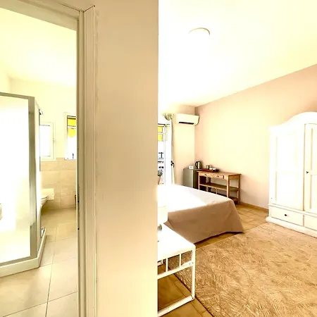 Mameli Rooms Lt *