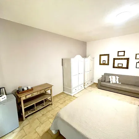 Mameli Pensión Olbia