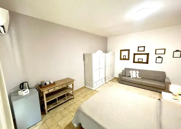 Mameli Pensión Olbia